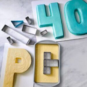 Pampered Chef Numbers and Letters Cake Pan NIB